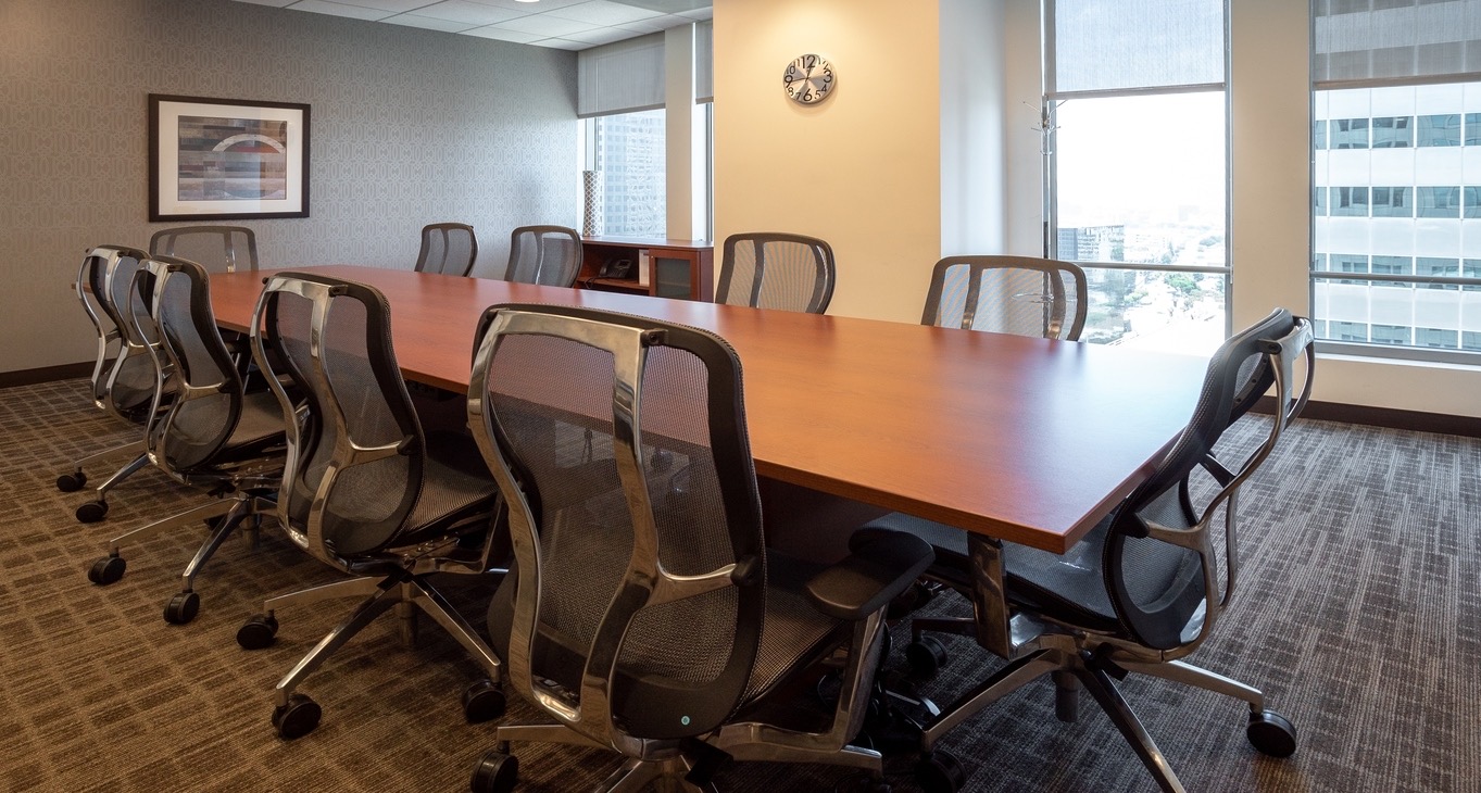 Rent office US Bank Tower — photo 1
