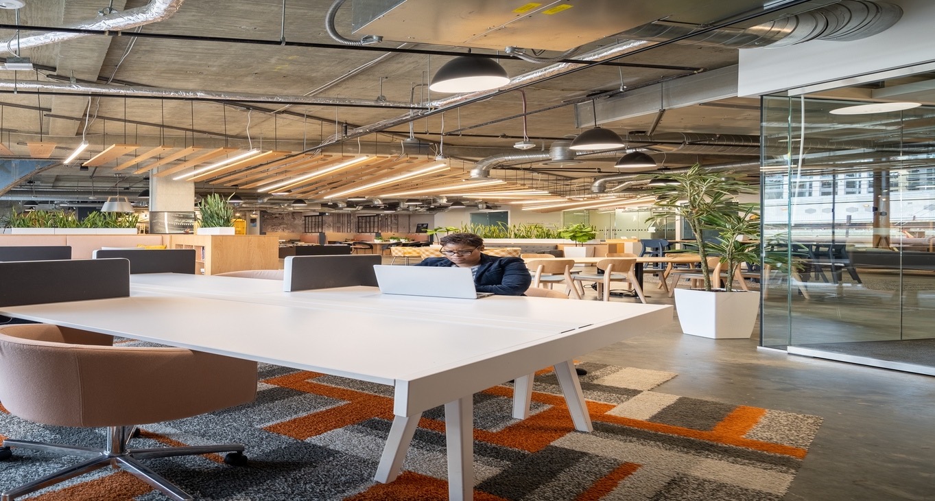 Trung tâm thương mại Uline Arena Rent office Uline Arena — photo 7