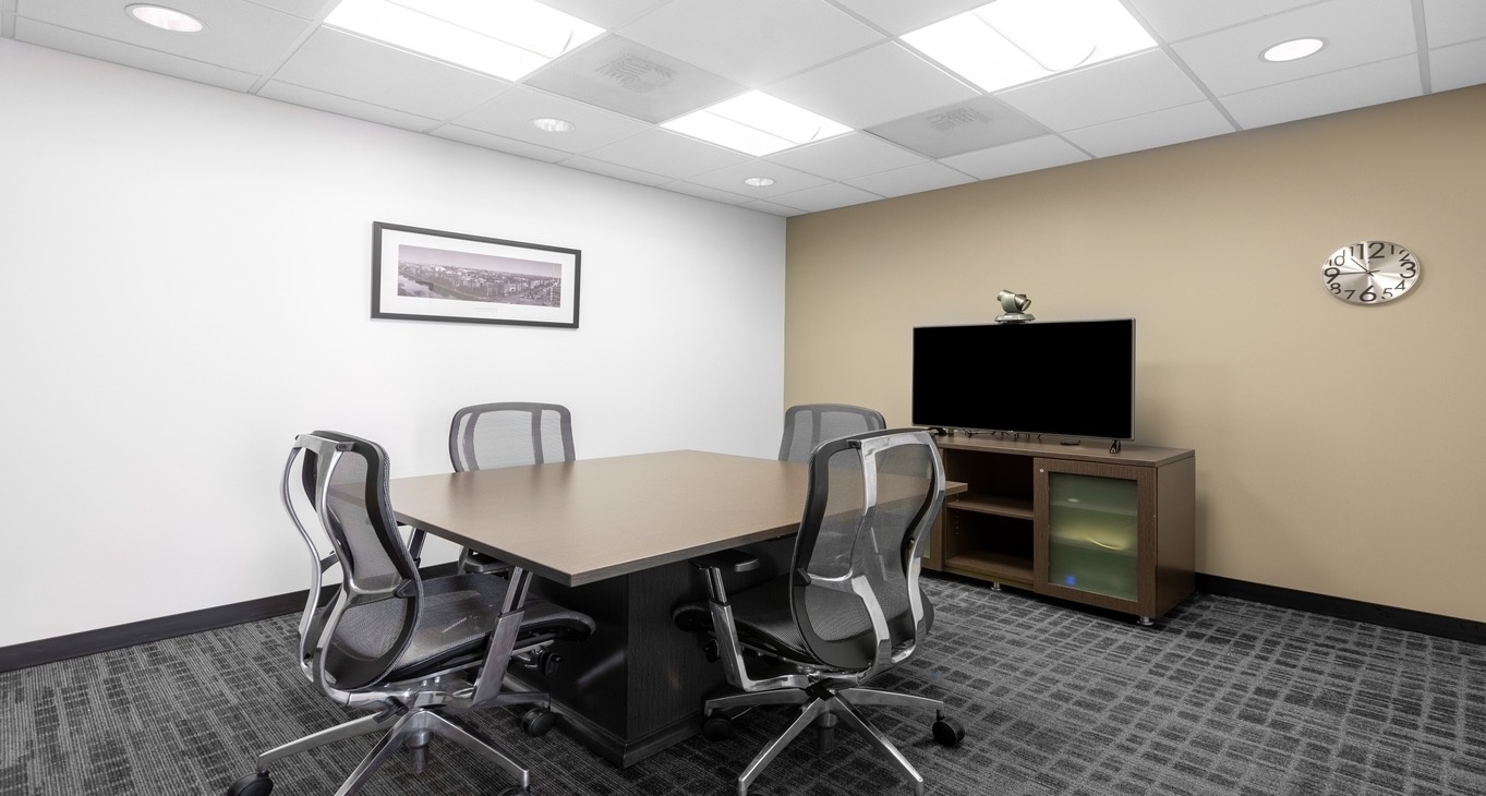 Businesscenter Union Bank Plaza Rent office Union Bank Plaza — photo 7