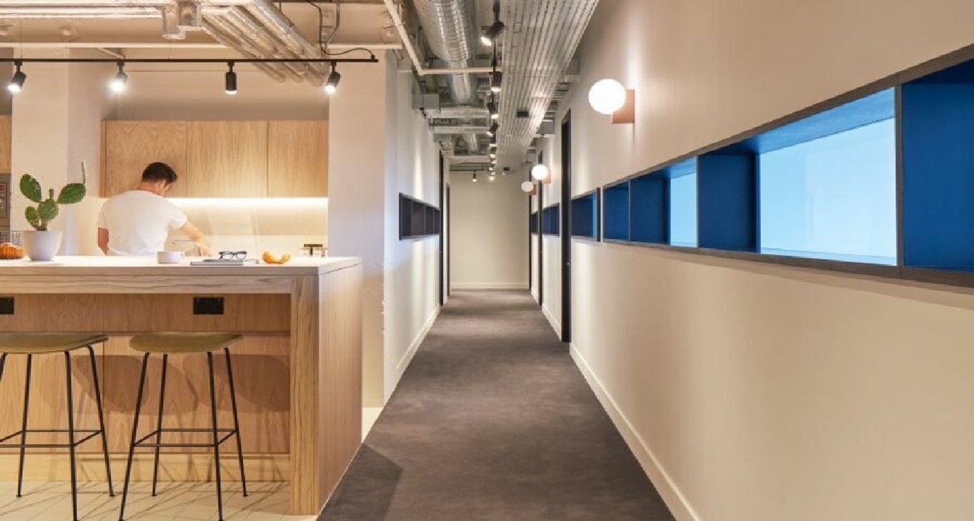 Business center Upper St Martin's Lane 5 Rent office Upper St Martin's Lane 5 — photo 5