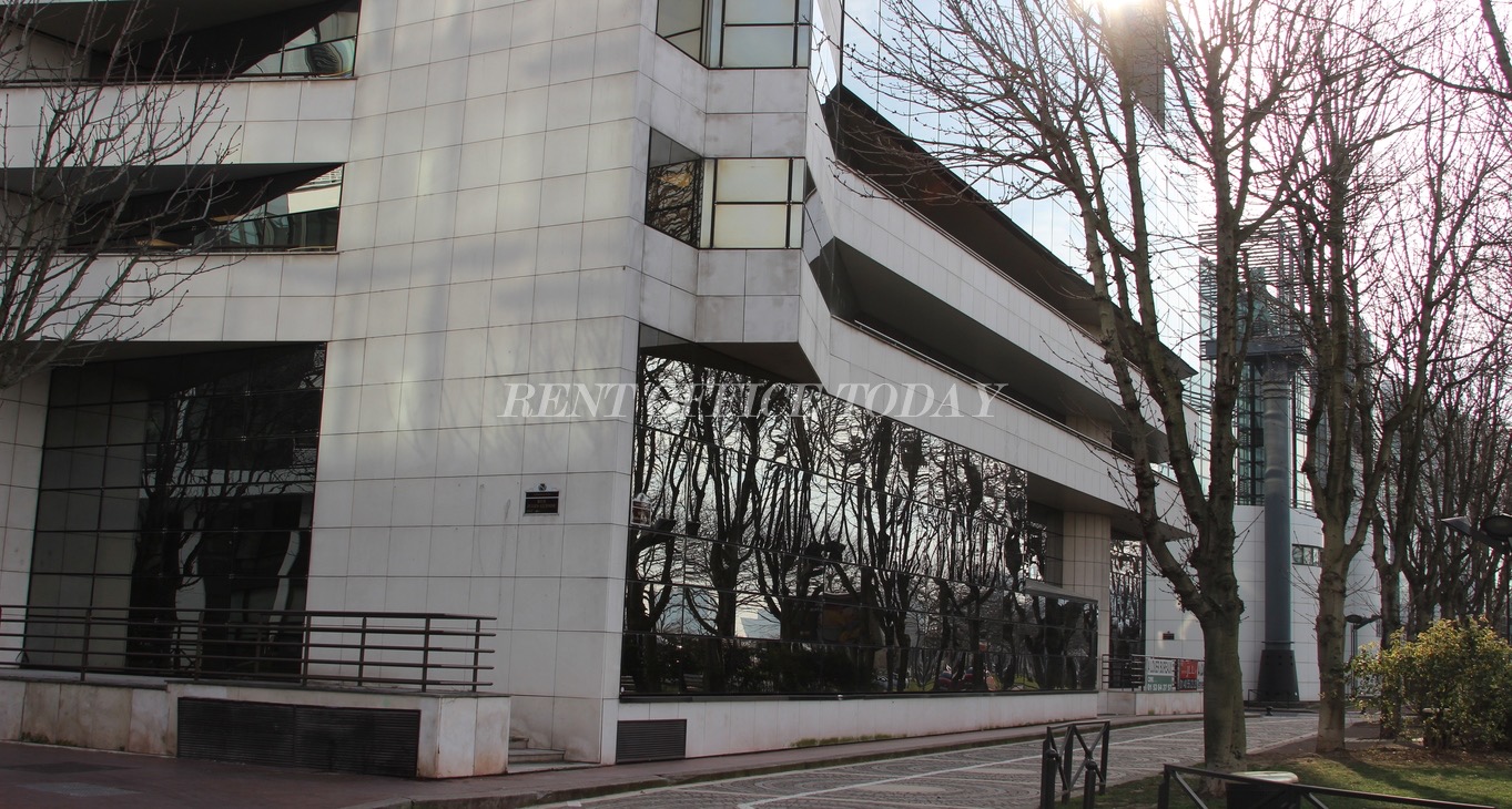 Rent office VICTORIA MICHELET — photo 1