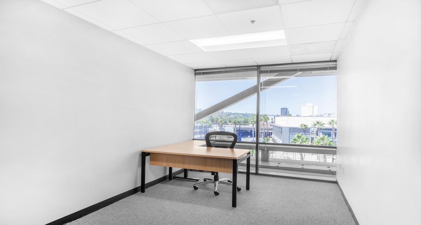 Rent office Valley Office Plaza — photo 6