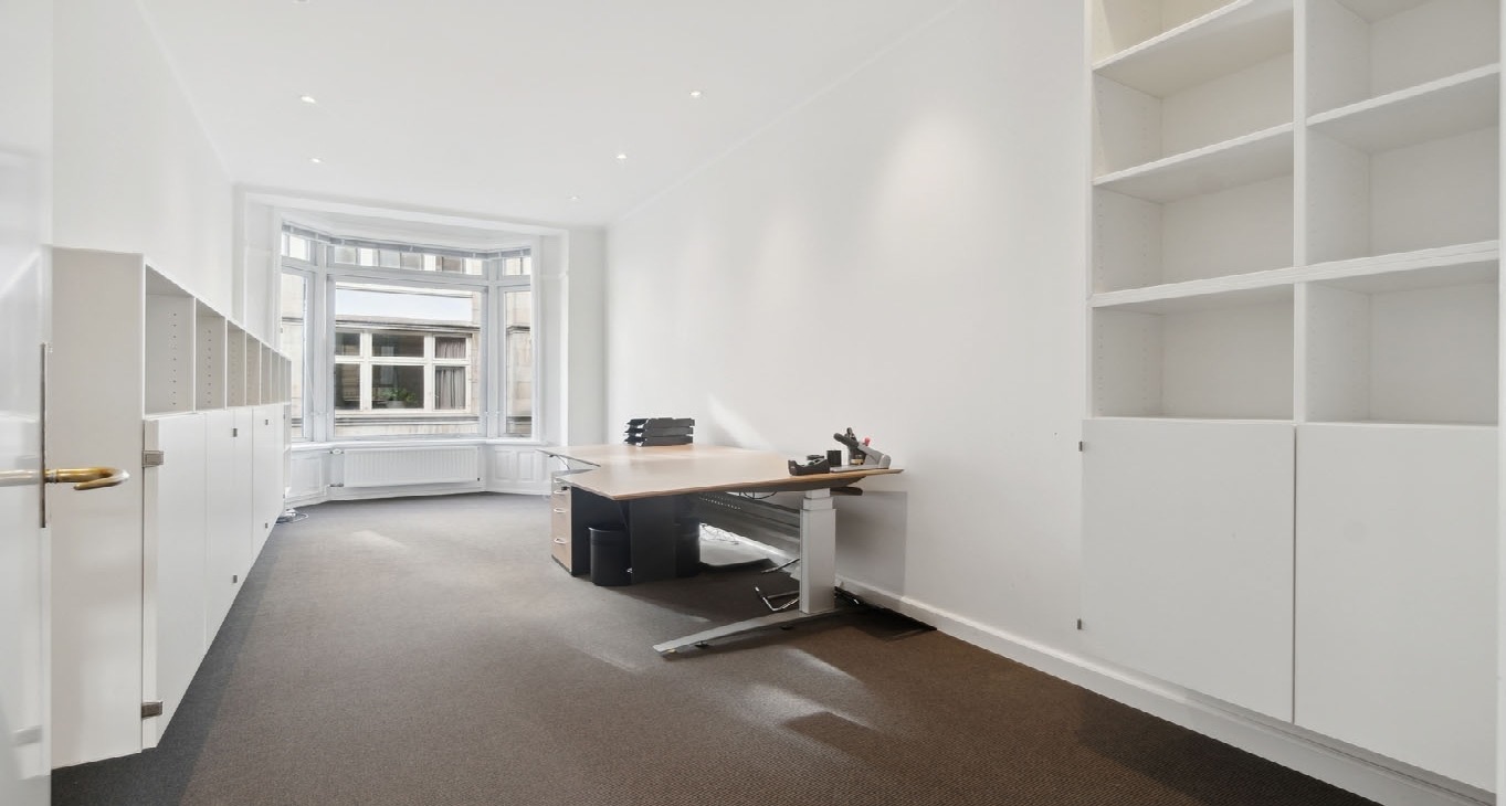 Rent office Vestergade 9 — photo 1