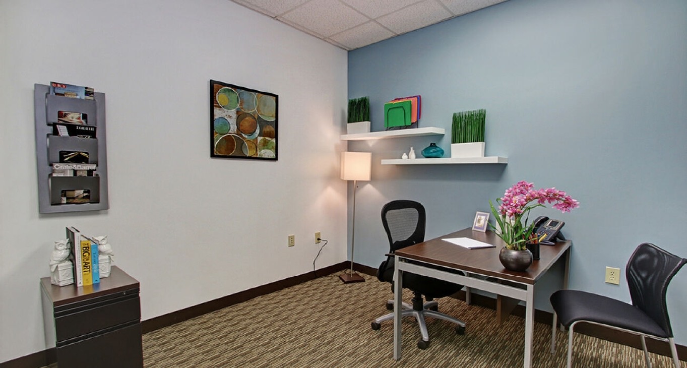 Rent office West Catawba Avenue, Suite 200 — photo 14
