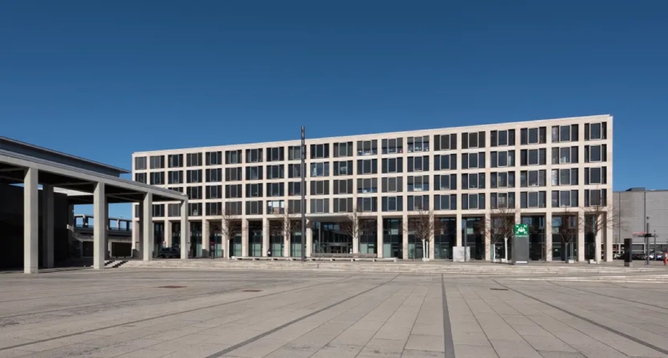 Rent office Willy-Brandt-Platz 2 — photo 1