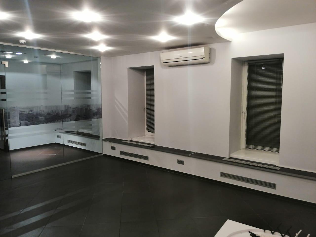 Rent office Yuliusa Fuchika 6s2 — photo 9