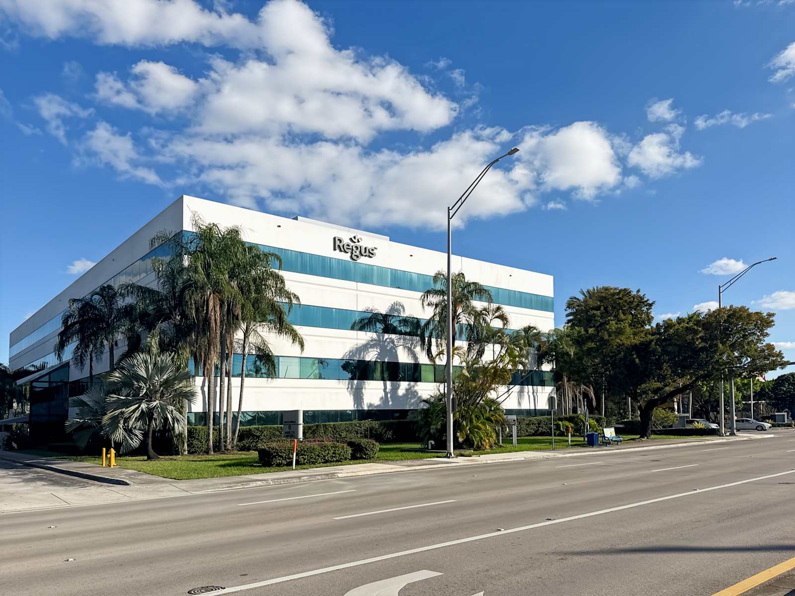 Business center Regus 107th Ave Private office — Regus 107th Ave