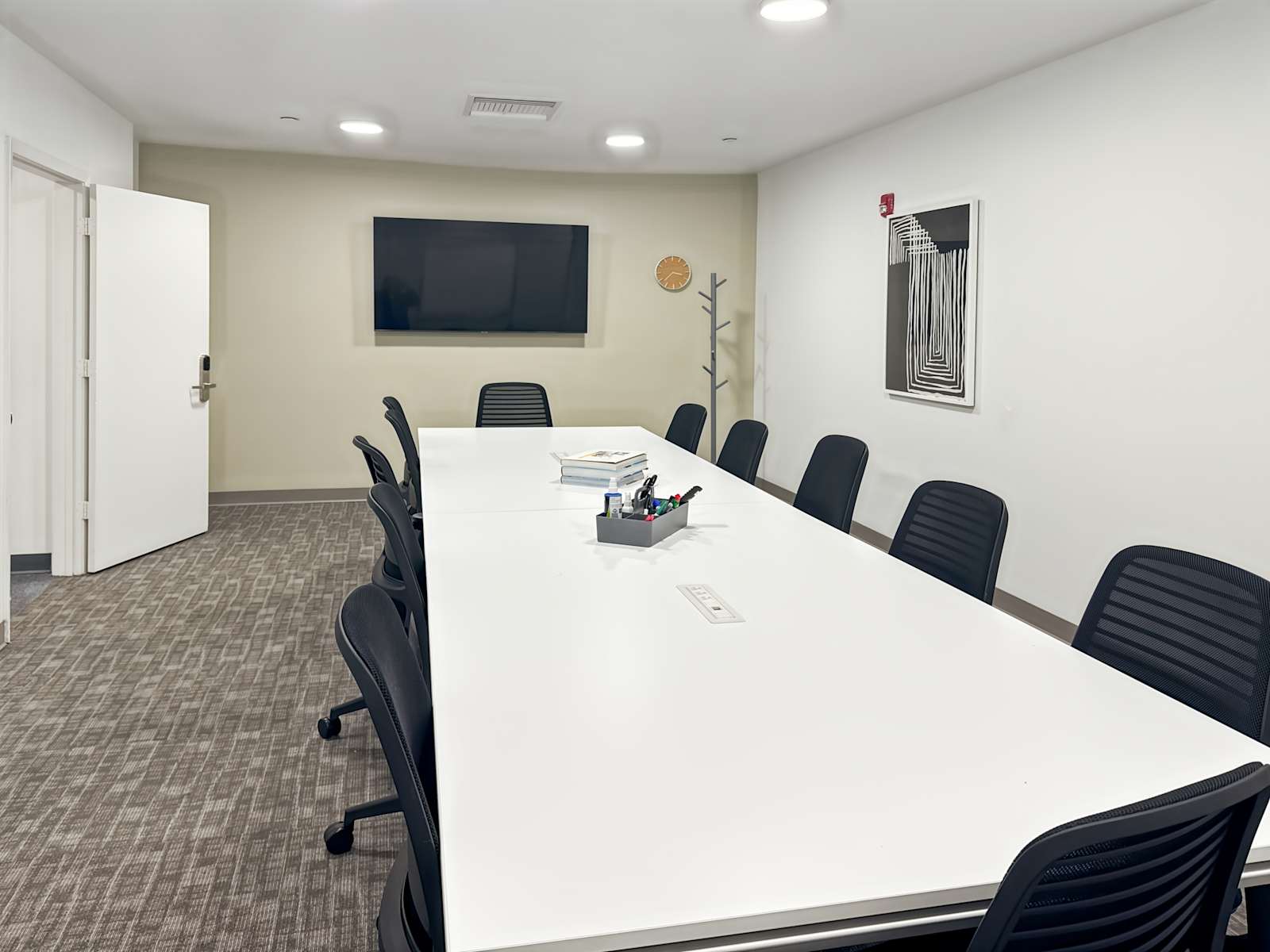 Business center Regus 107th Ave Regus 107th Ave — photo 3 of 6