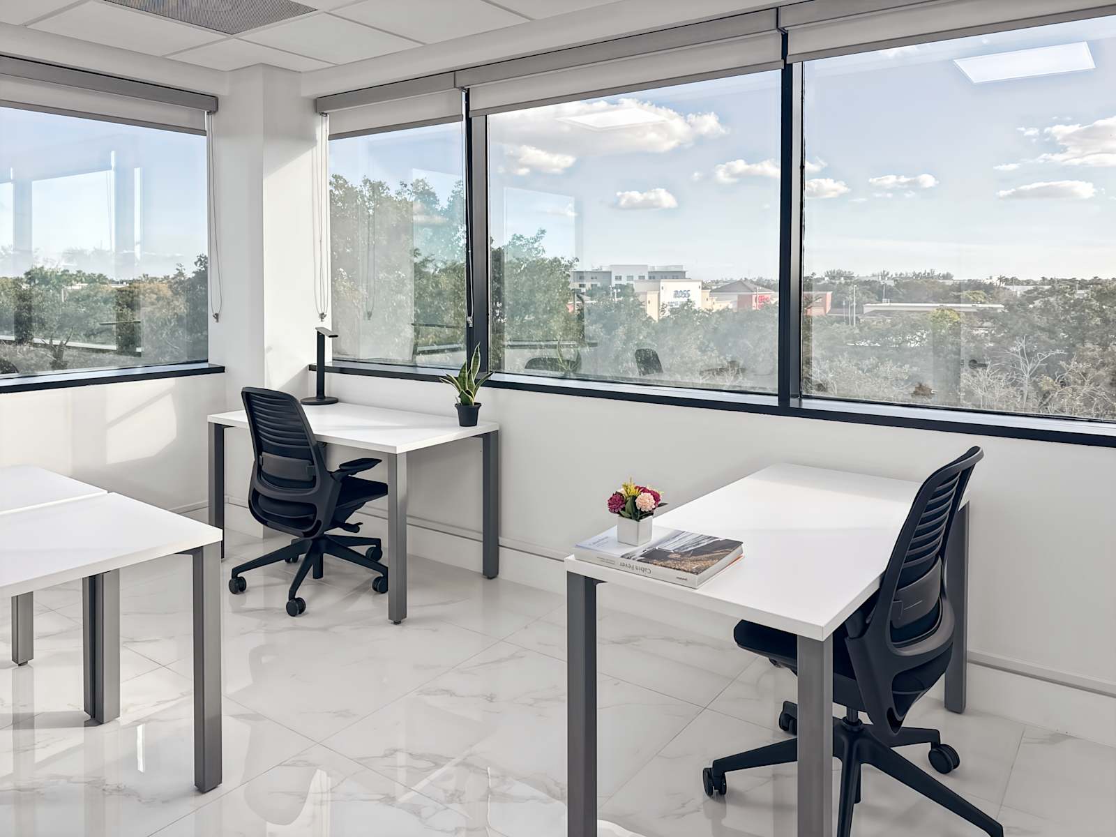 Business center Regus 107th Ave Regus 107th Ave — photo 4 of 6