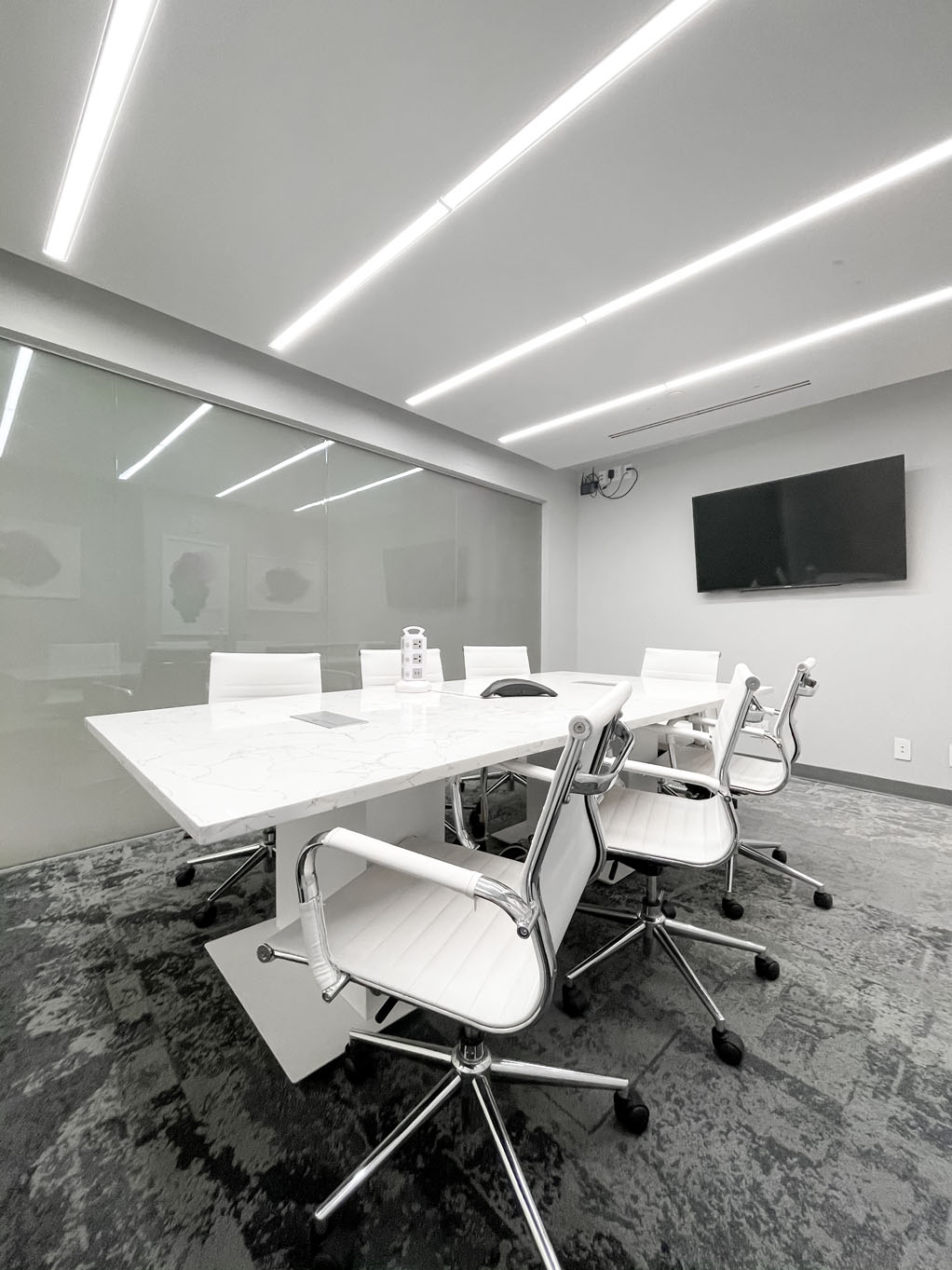 Rent office 211 East 43rd Street — photo 2