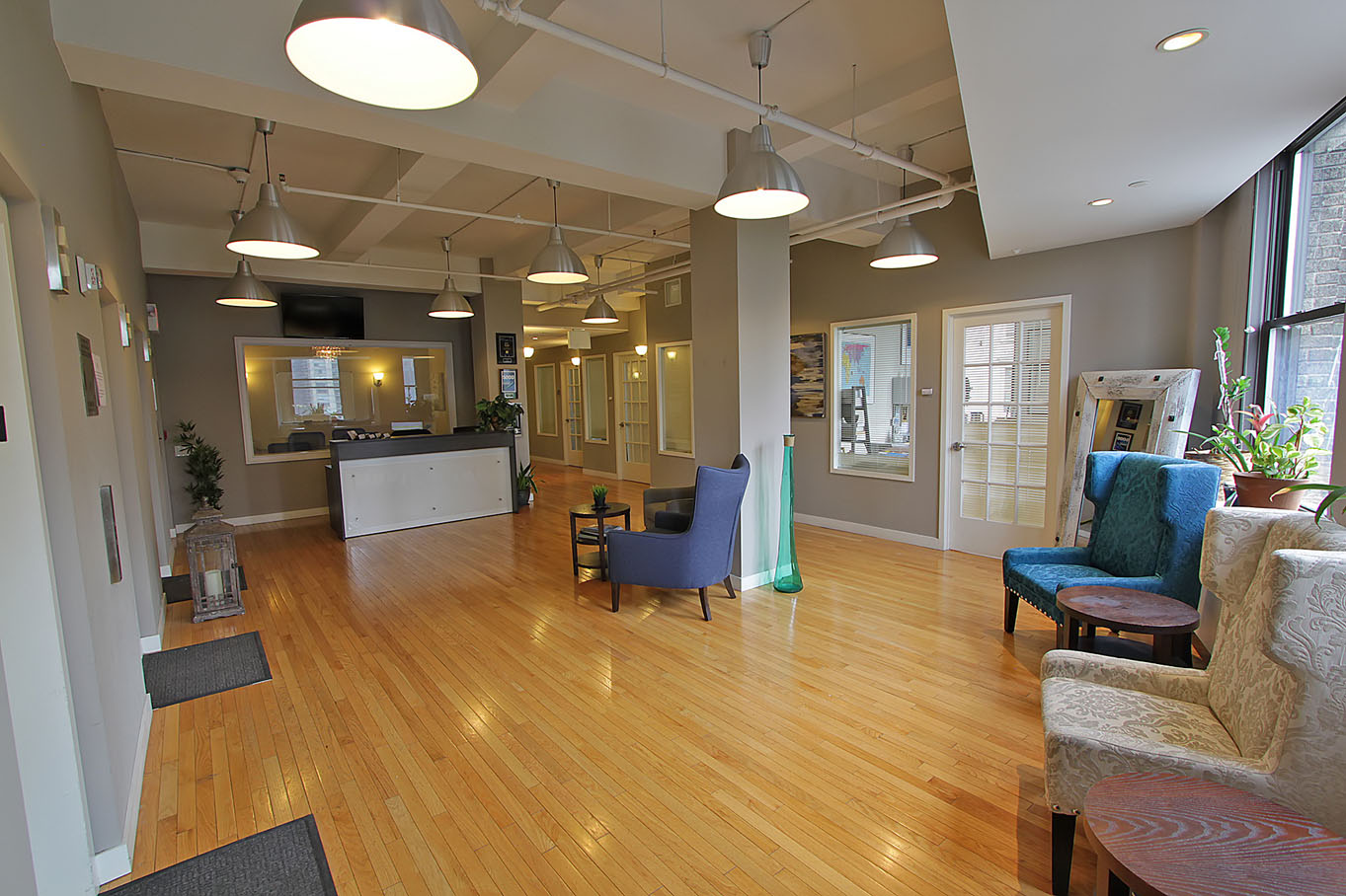 Rent office 1115 Broadway — photo 1