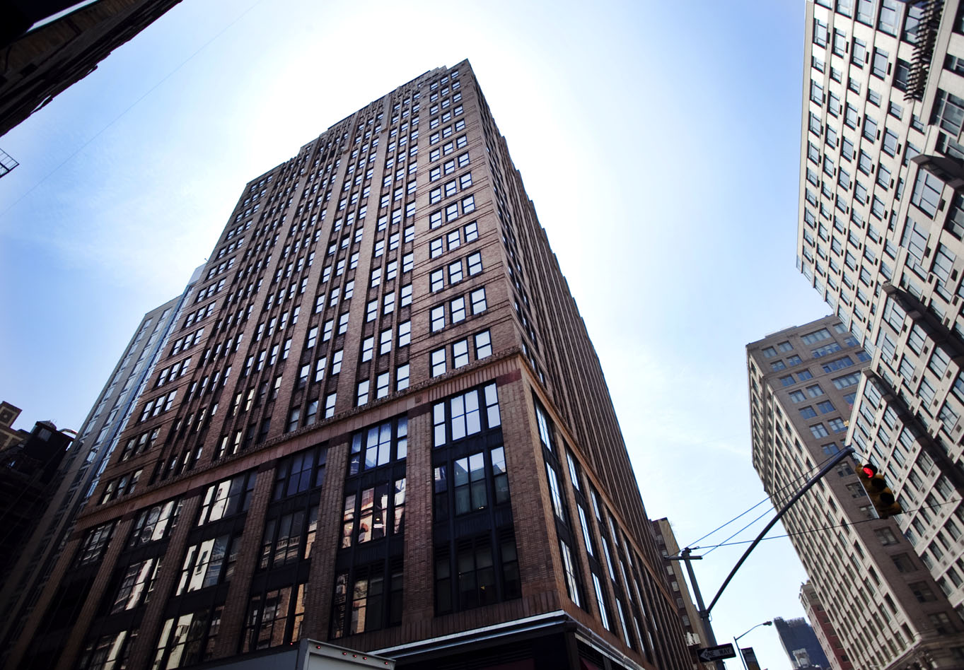 Rent office 275 Seventh Avenue — photo 1