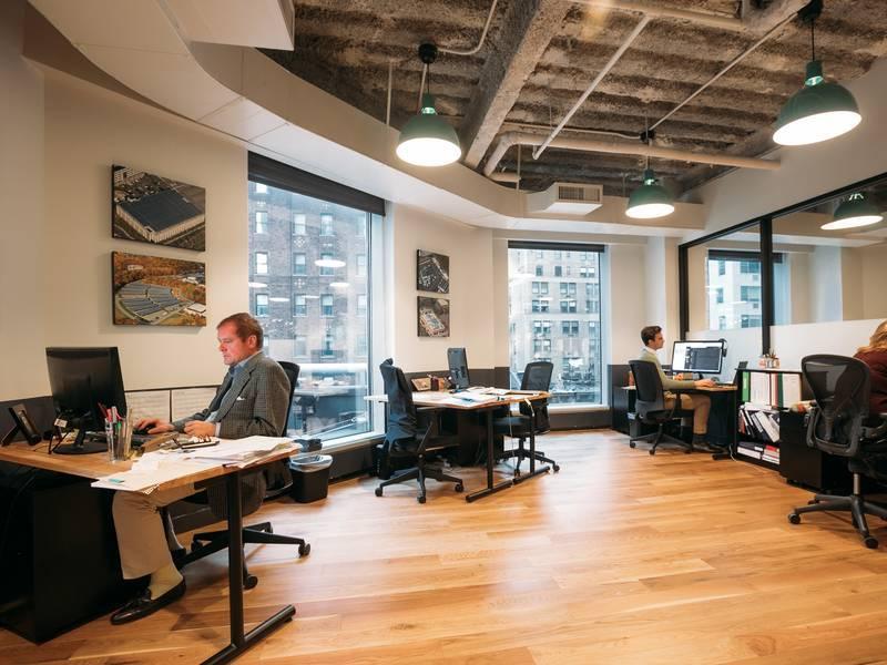 Pusat perniagaan 135 E 57th Street Rent office 135 E 57th Street — photo 1
