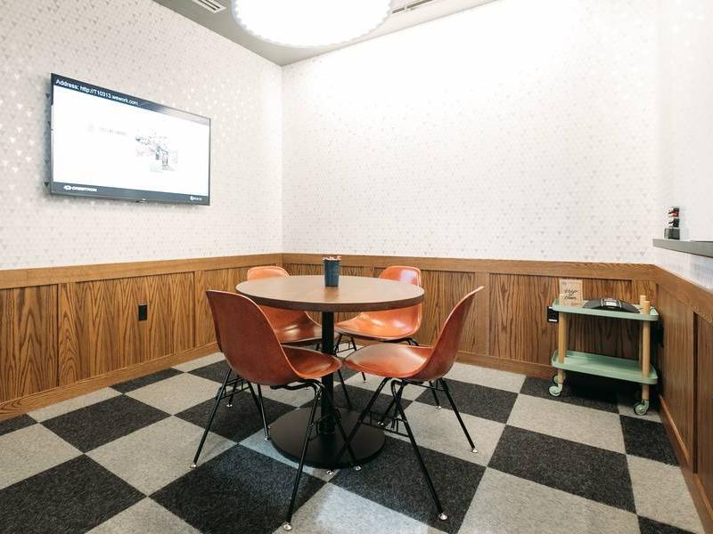 Pusat perniagaan 135 E 57th Street Rent office 135 E 57th Street — photo 3