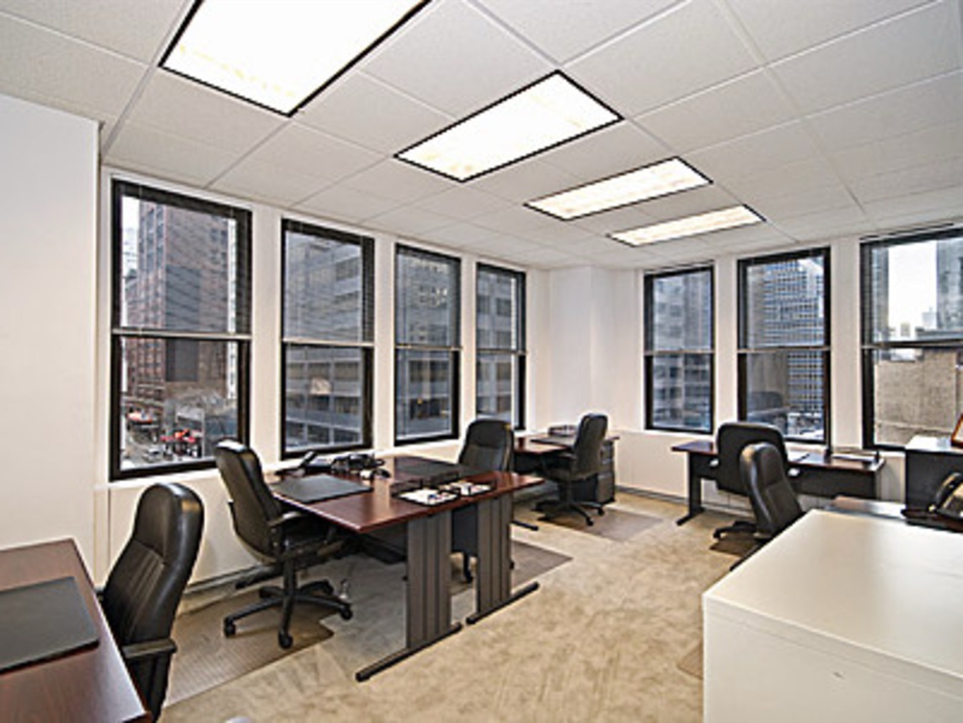 Rent office 708 Third Avenue — photo 3