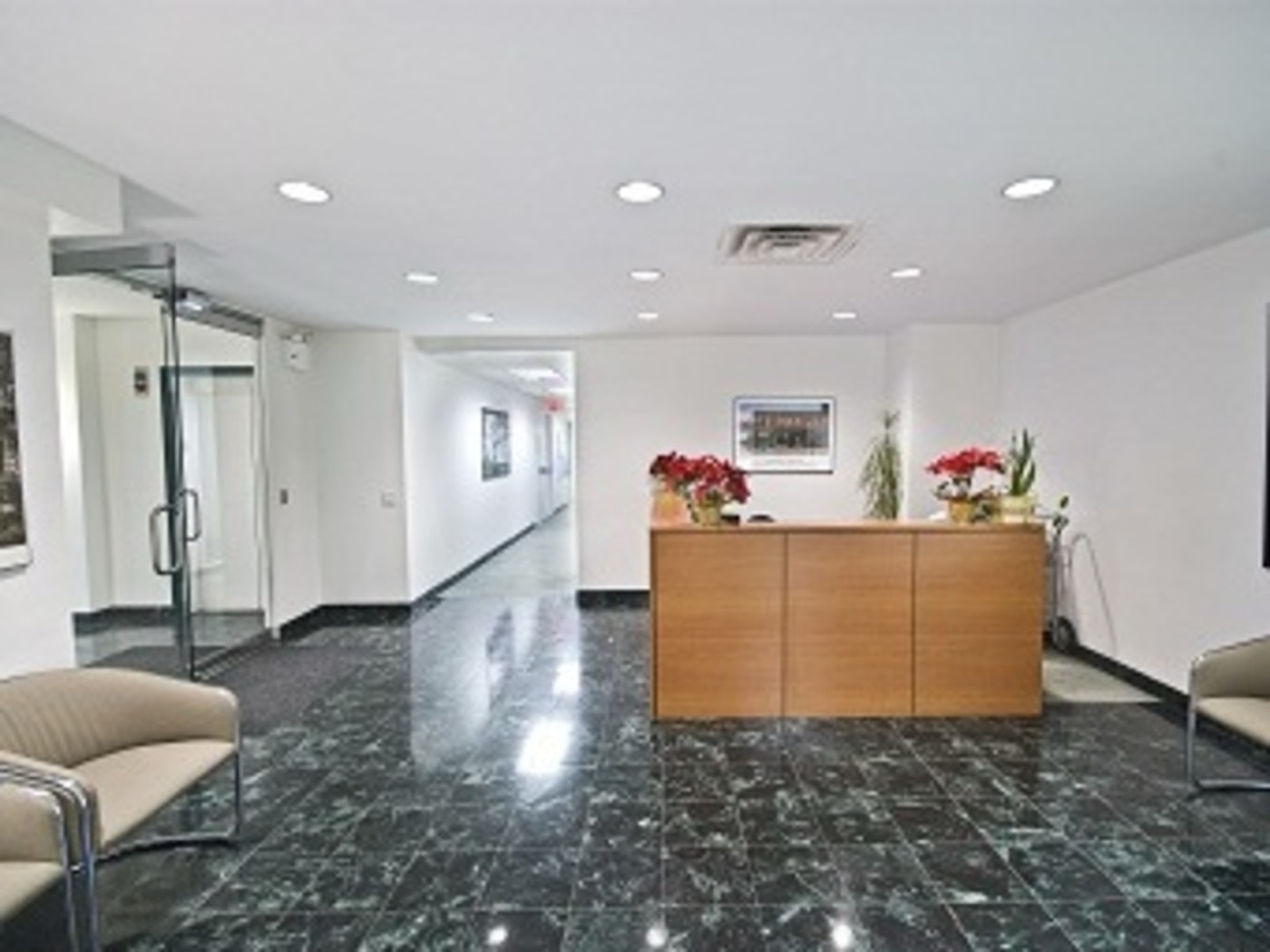Rent office 708 Third Avenue — photo 6