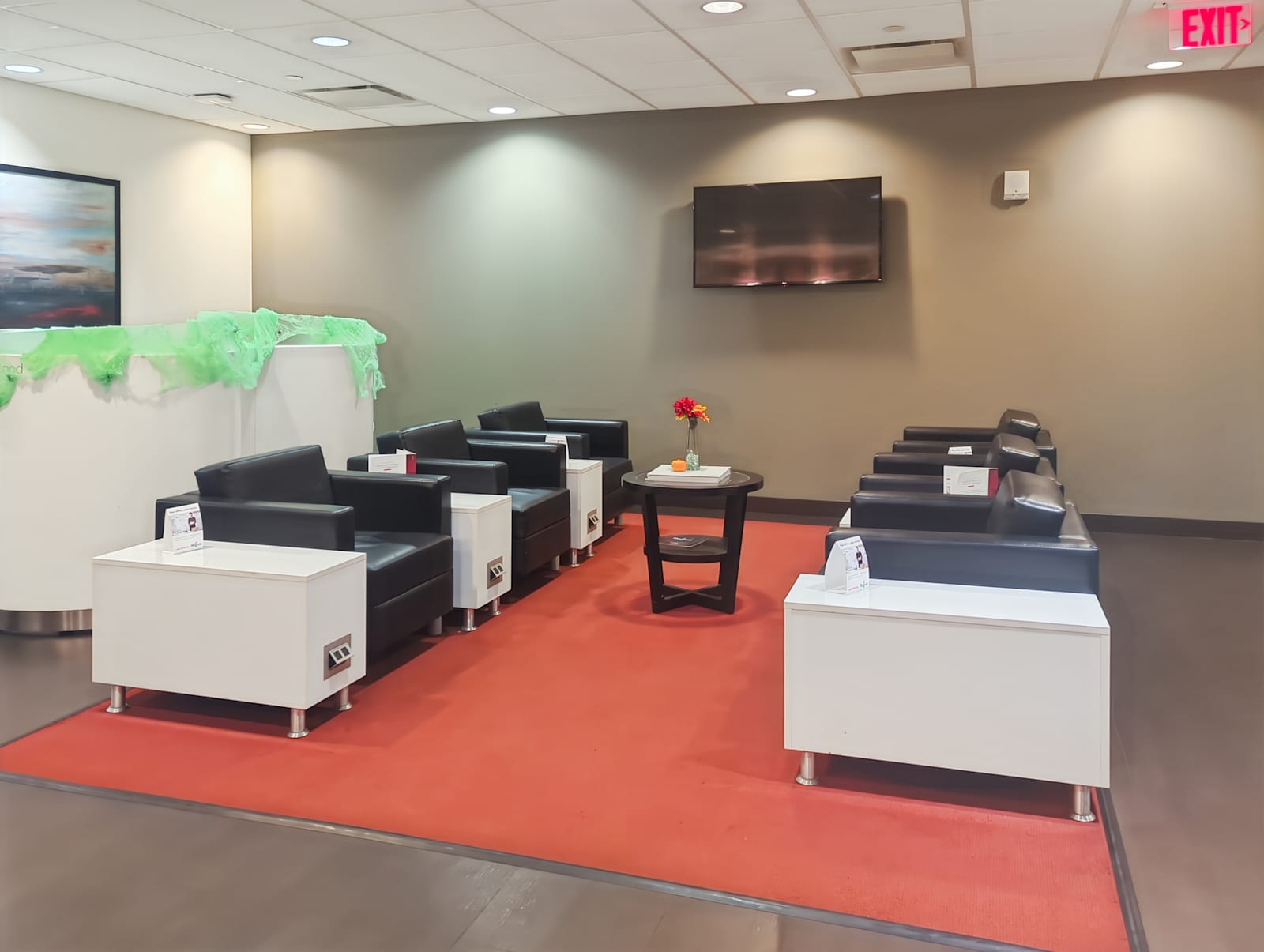 Rent office 100 Duffy Avenue — photo 5