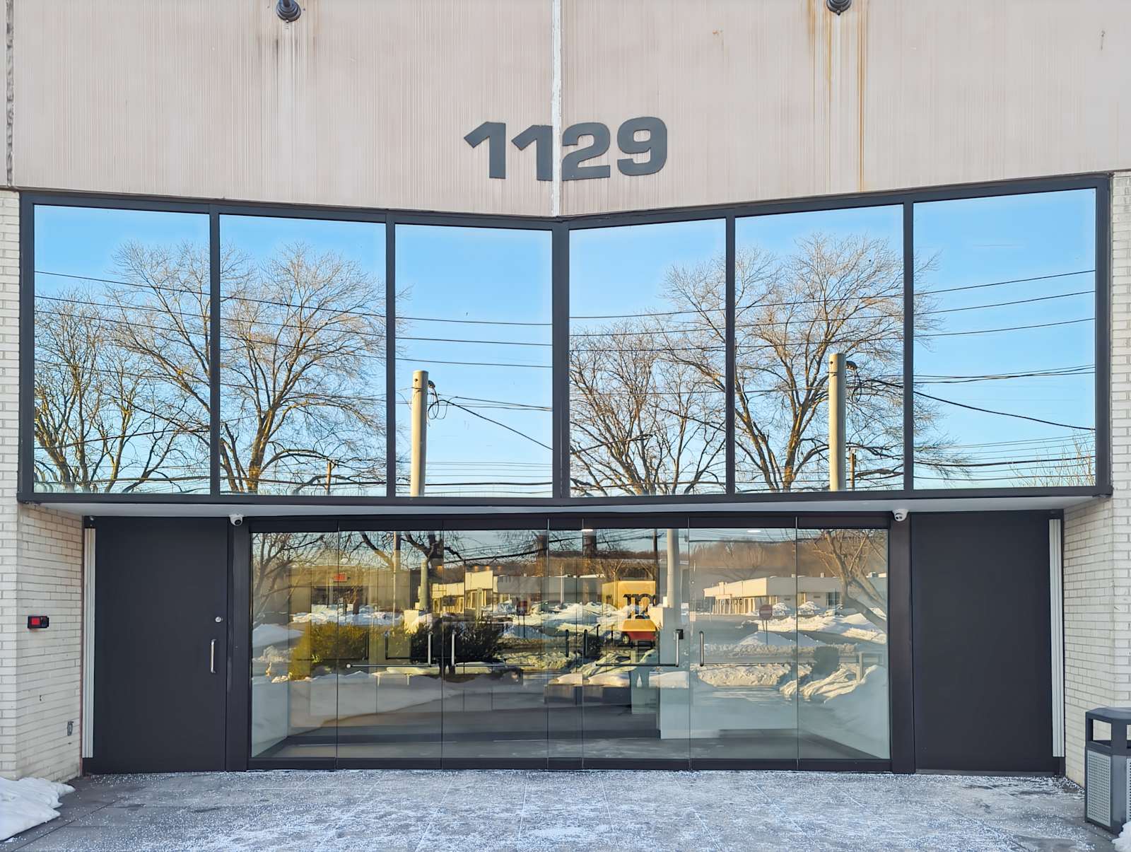 Rent office 1129 Northern Boulevard — photo 1