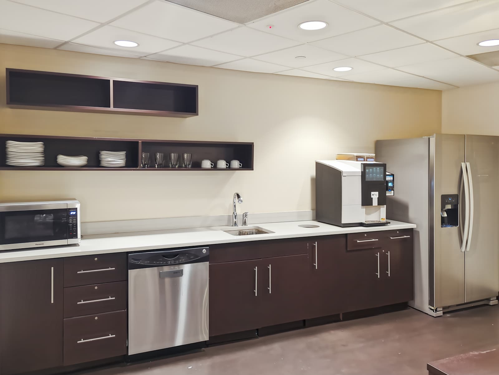 Rent office 1129 Northern Boulevard — photo 6