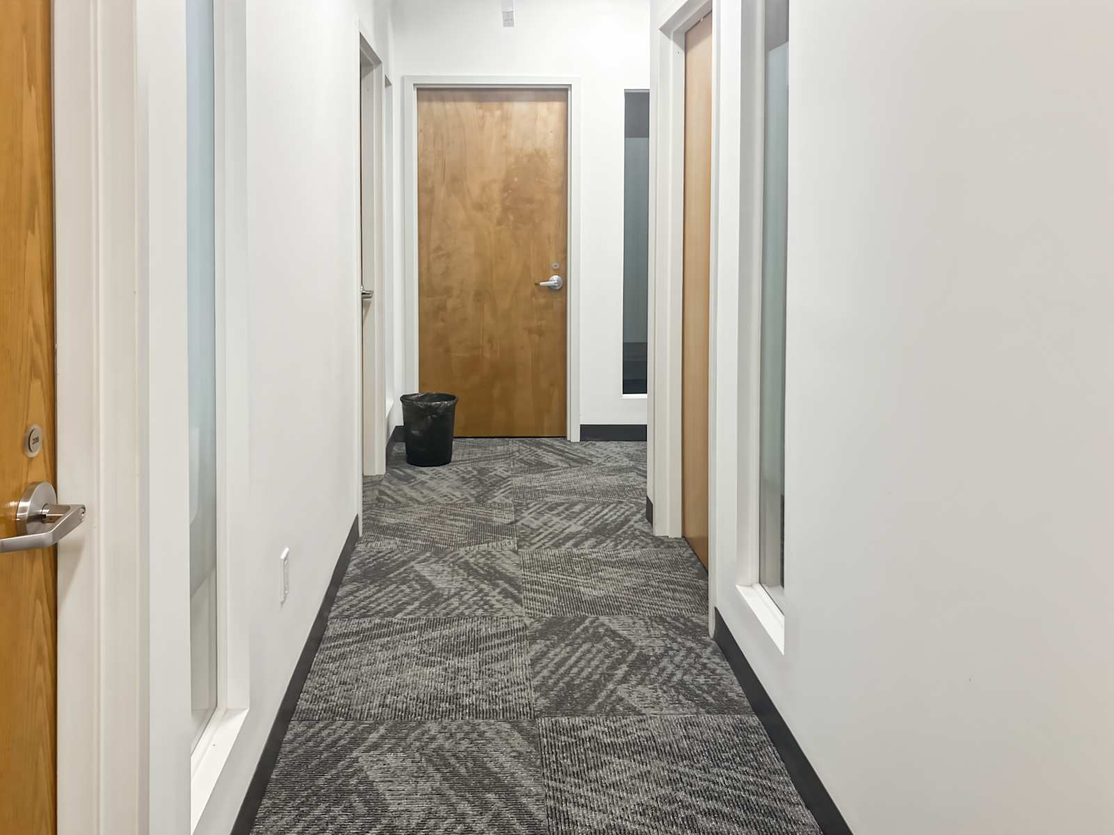 Pusat perniagaan 1500 Astor Ave Rent office 1500 Astor Ave — photo 4