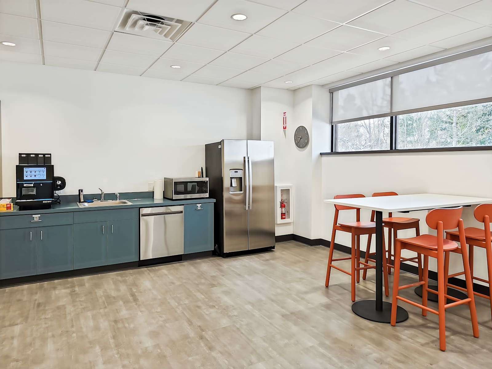Pusat perniagaan 251 John James Audubon Pky Rent office 251 John James Audubon Pky — photo 6