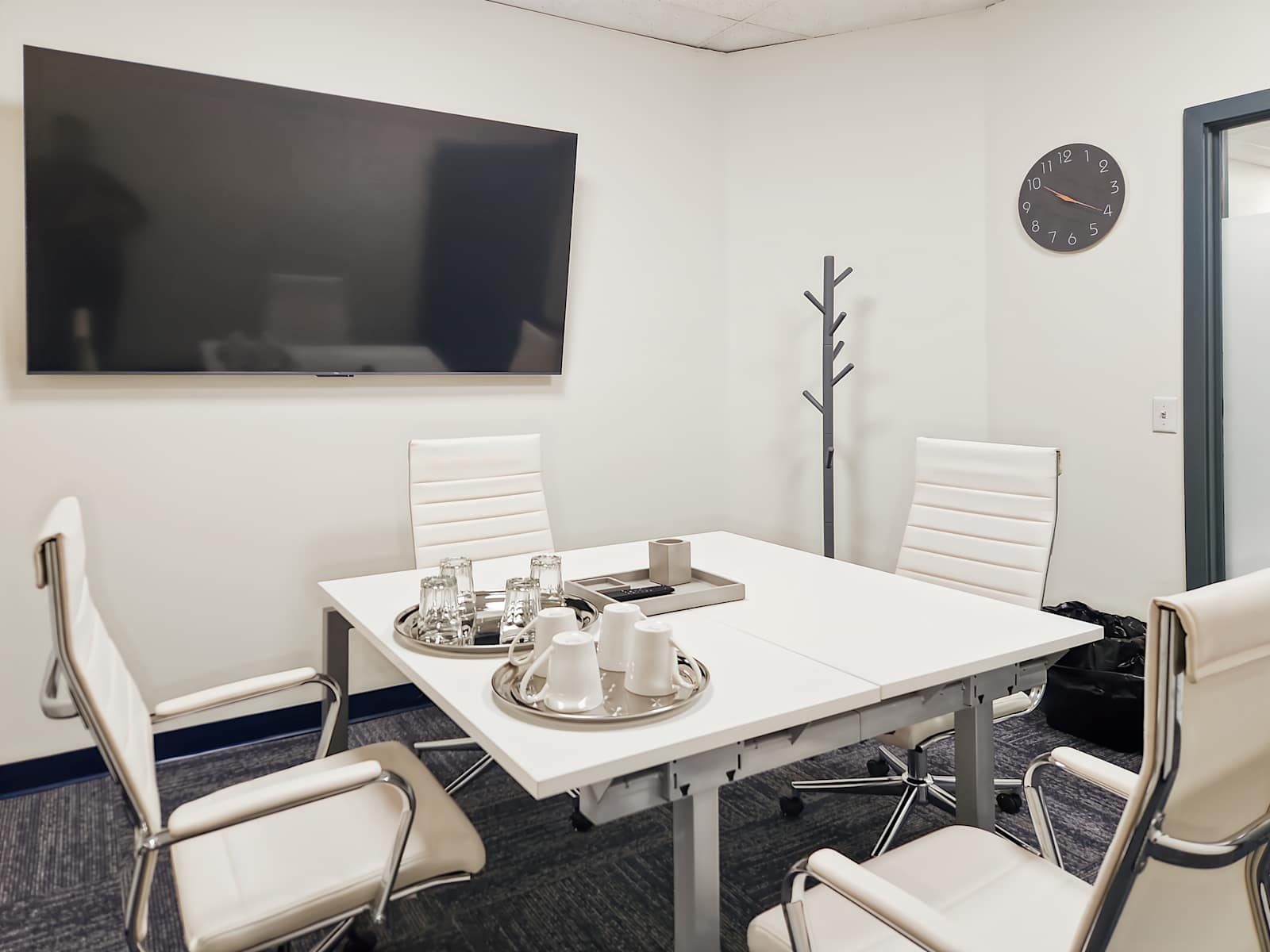 Pusat perniagaan 3300 Monroe Ave Rent office 3300 Monroe Ave — photo 5