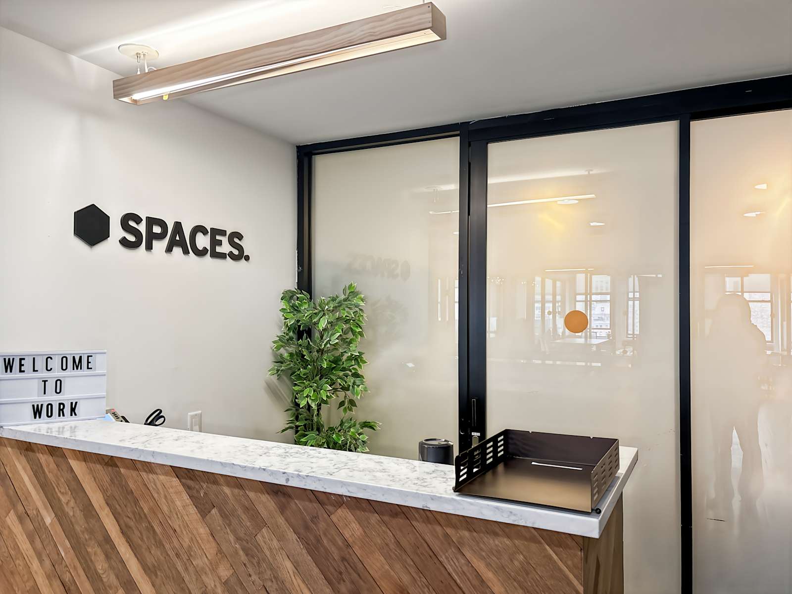 Rent office 401 Park Avenue South — photo 2