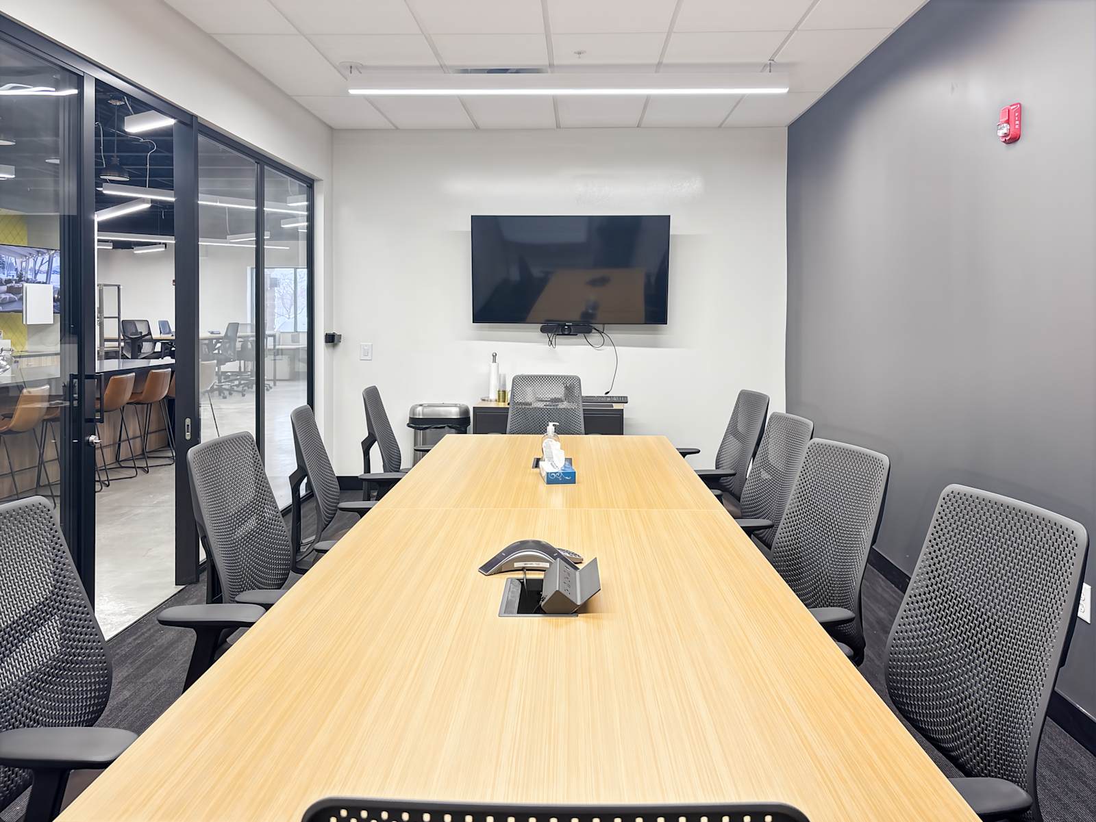 Rent office 4050 West Ridge Rd — photo 3