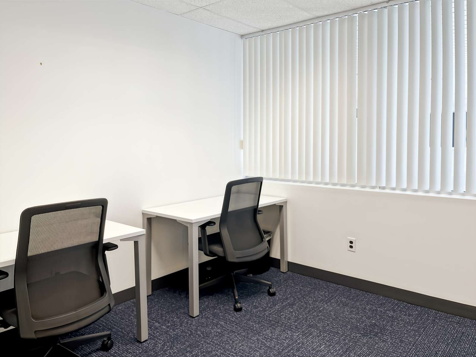 Rent office 4250 Veterans Memorial Hwy — photo 4