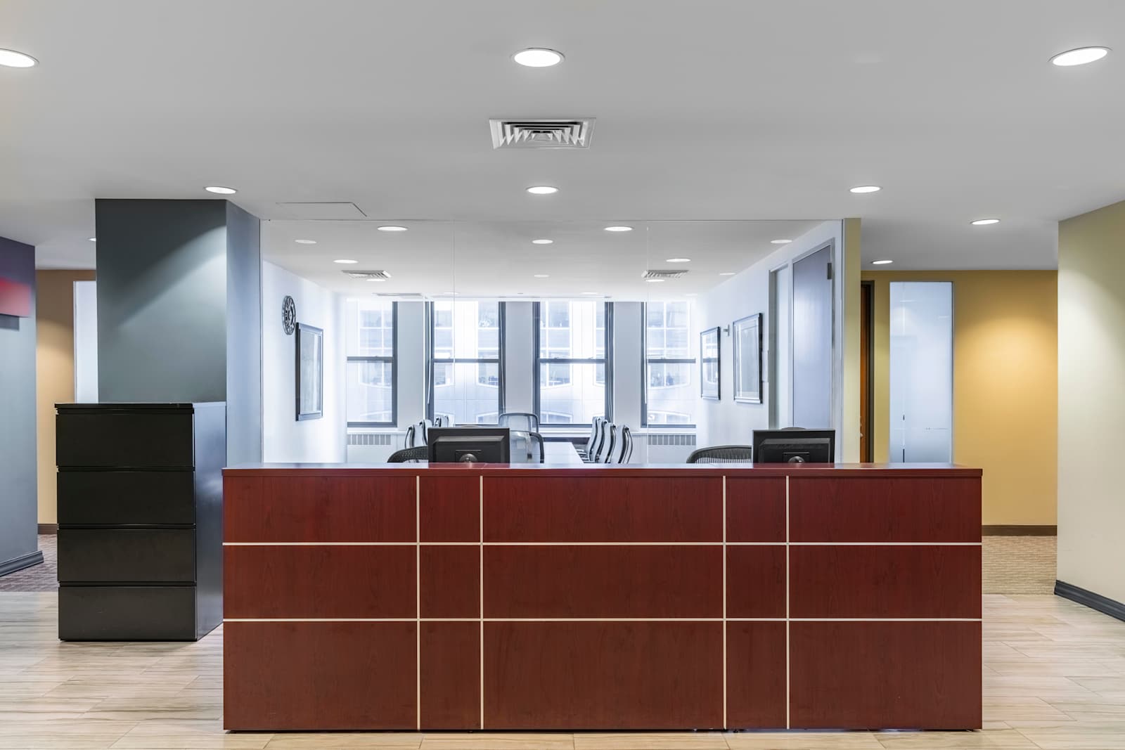 Rent office 445 Park Avenue — photo 2