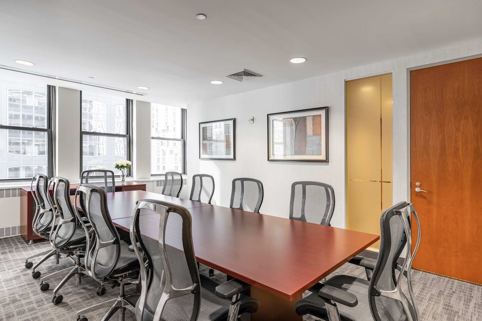 Rent office 445 Park Avenue — photo 3