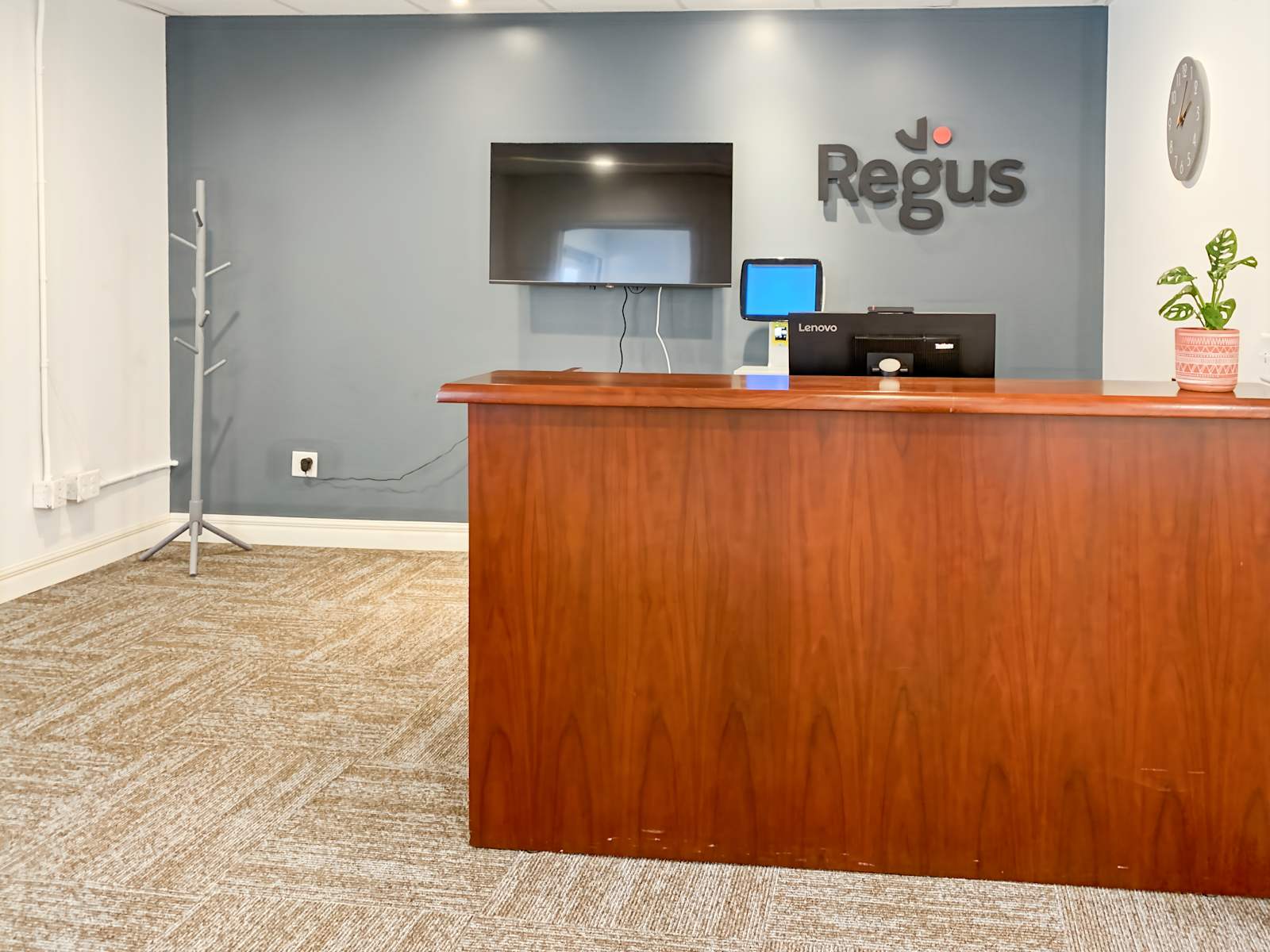 Rent office 5360 Genesee St — photo 2