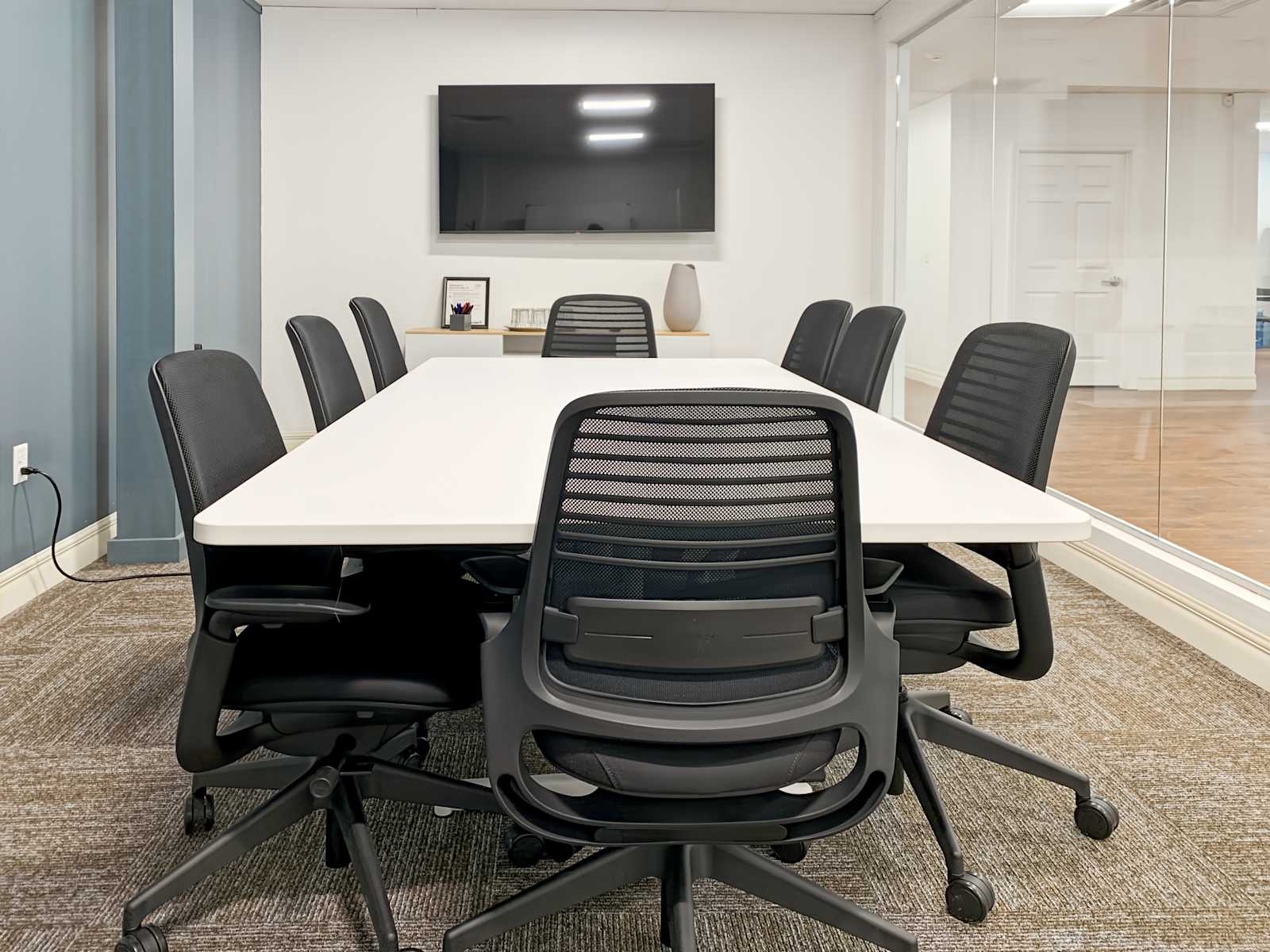 Rent office 5360 Genesee St — photo 3