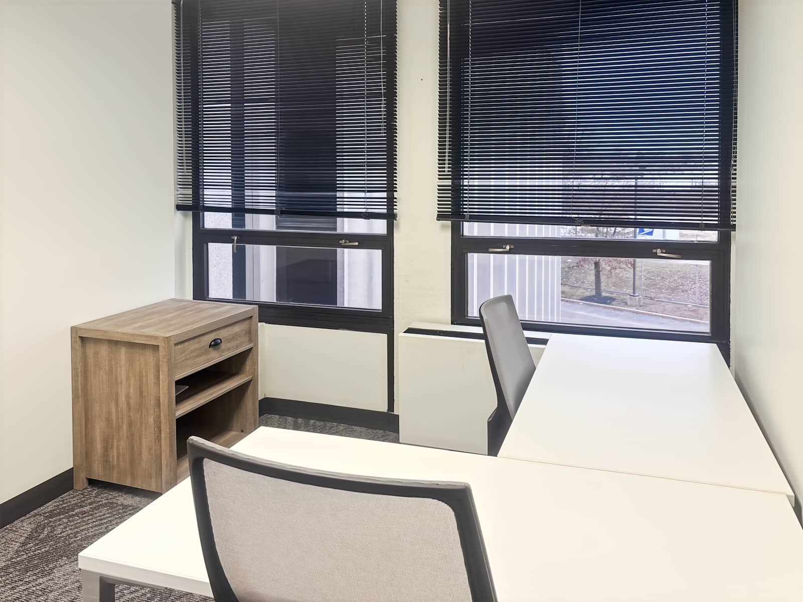 Pusat perniagaan 555 Broadhollow Rd Rent office 555 Broadhollow Rd — photo 4