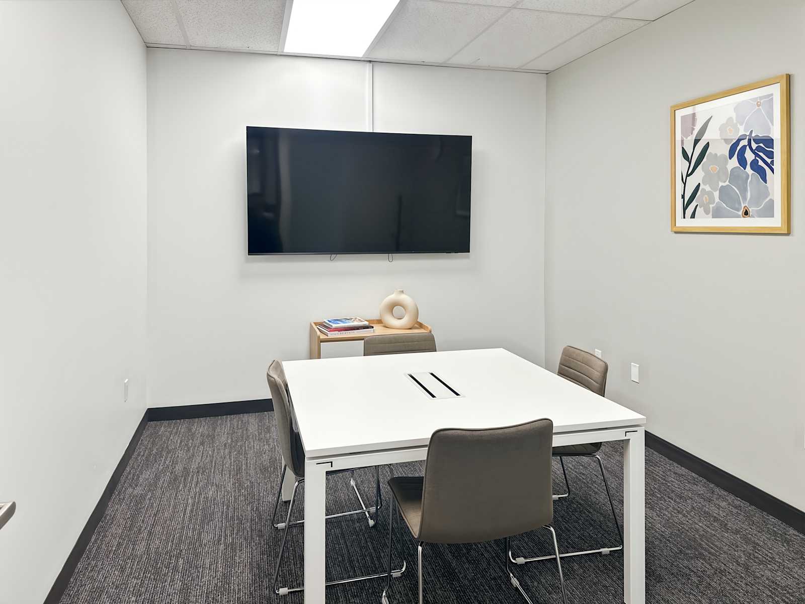 Pusat perniagaan 701 Grant Ave Rent office 701 Grant Ave — photo 5