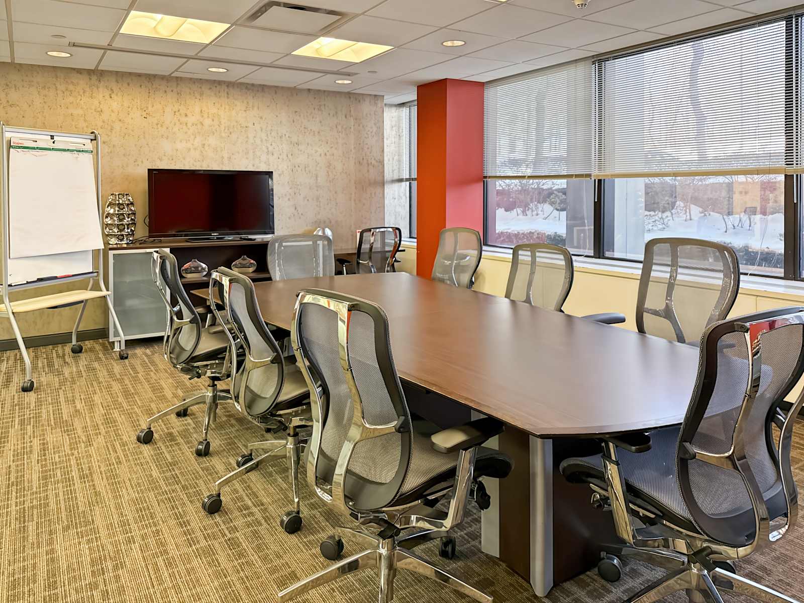 Pusat perniagaan 777 Westchester Avenue Rent office 777 Westchester Avenue — photo 3