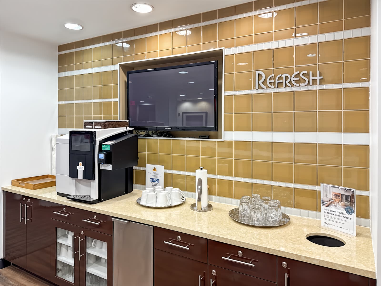 Pusat perniagaan 777 Westchester Avenue Rent office 777 Westchester Avenue — photo 6