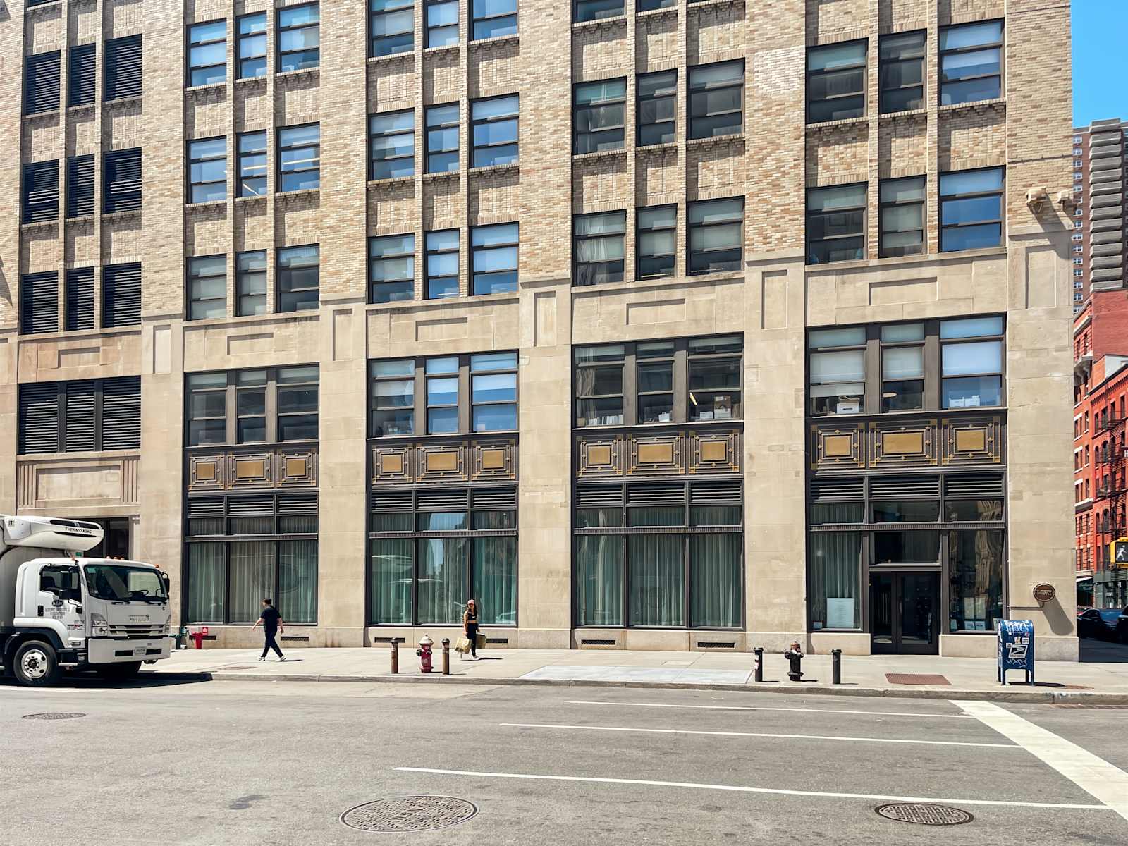 Rent office 99 Hudson Street — photo 1