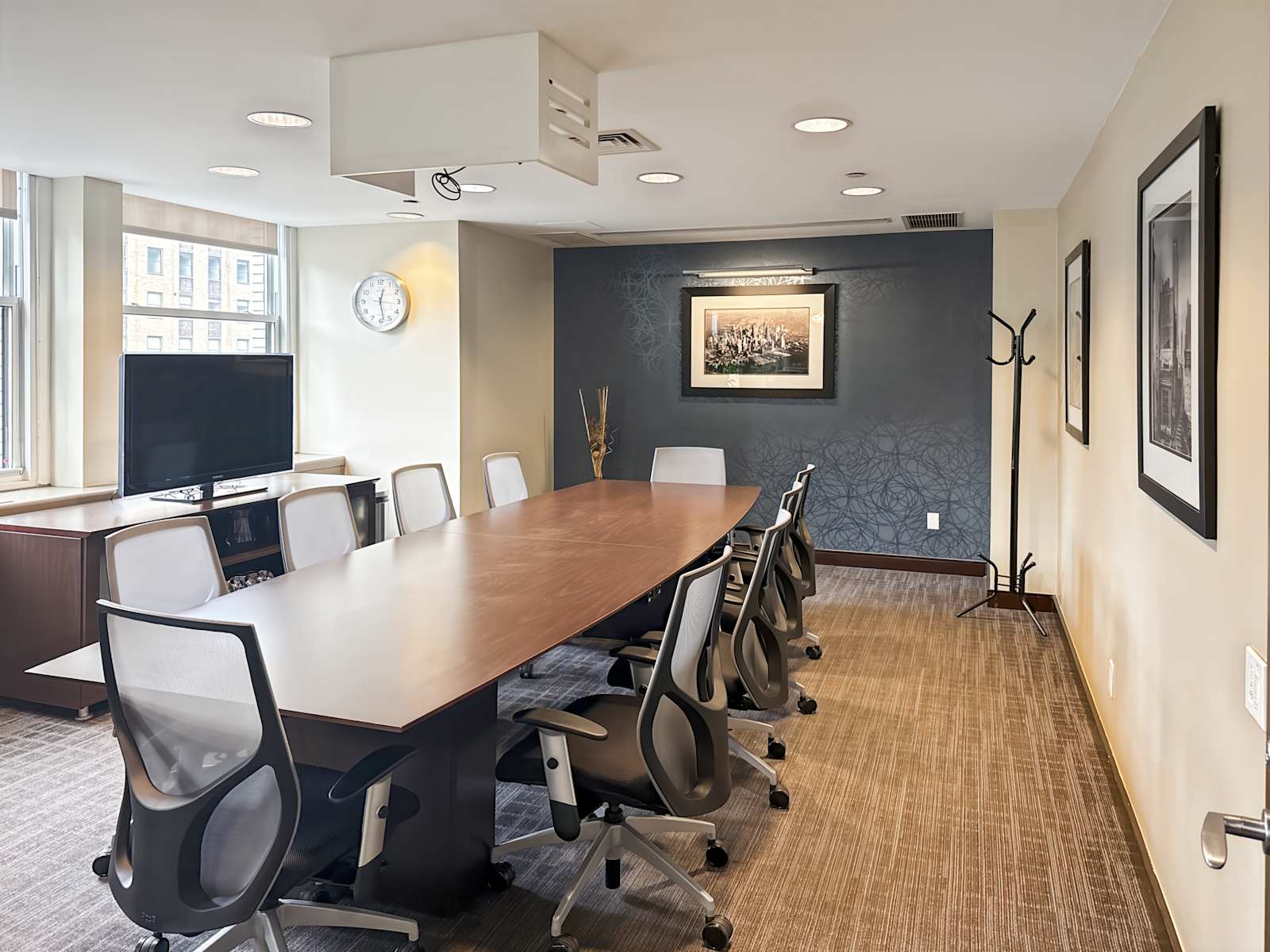Rent office Chrysler Building 26F — photo 3