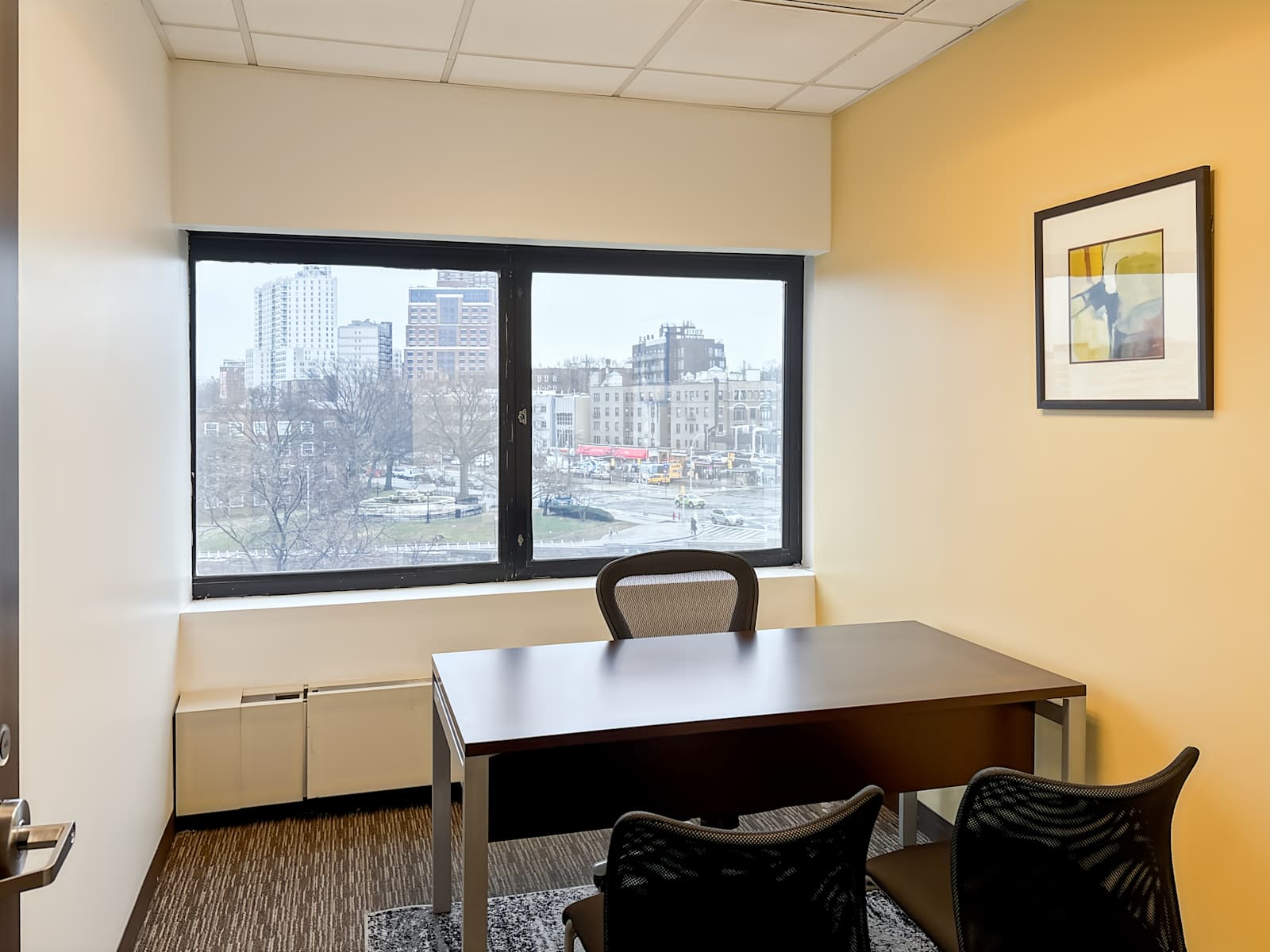 Rent office Forest Hills Tower — photo 3