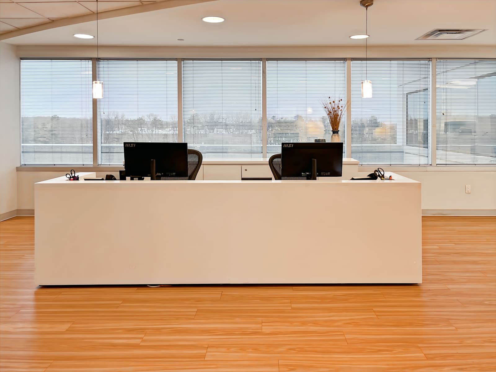 Rent office Hauppauge Center — photo 1
