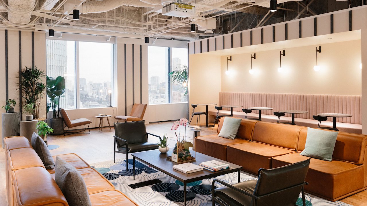 Business center WeWork Ark Hills South Dedicated coworking desk — WeWork Ark Hills South