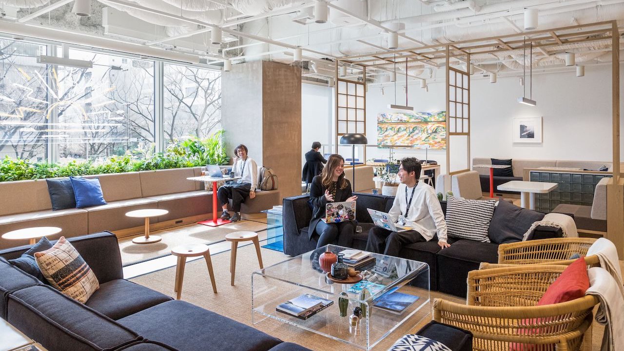 Dedicated coworking desk — WeWork Daiwa Harumi