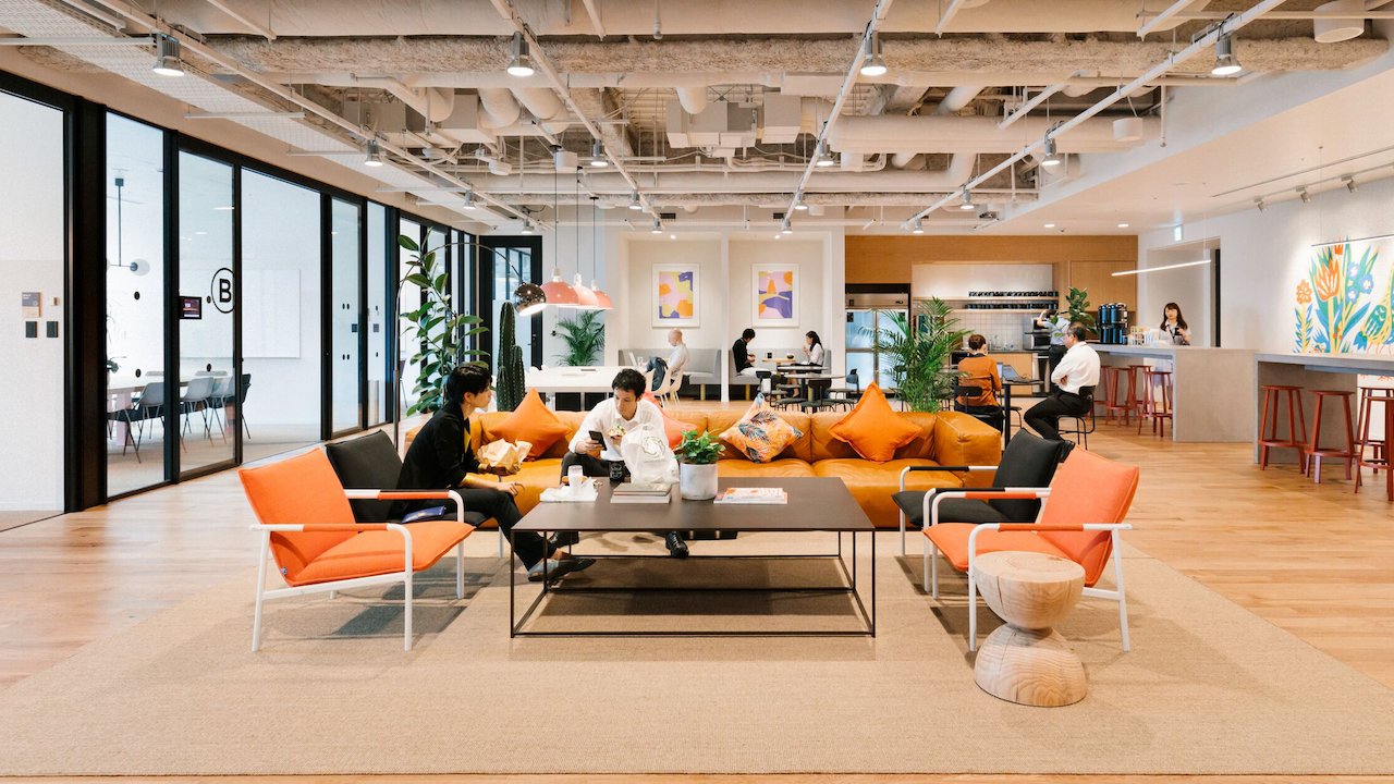 Dedicated coworking desk — WeWork Hibiya Park Front
