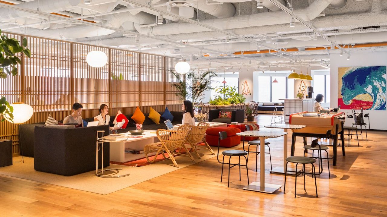 Business center WeWork Shiroyama Trust Tower Dedicated coworking desk — WeWork Shiroyama Trust Tower