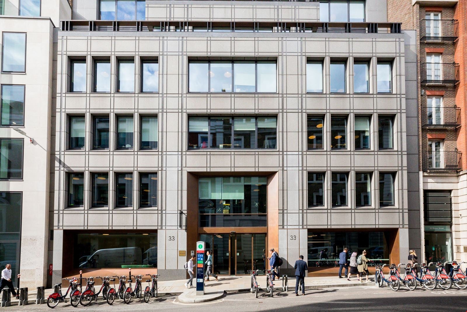 Rent office WeWork 33 Queen St — photo 1