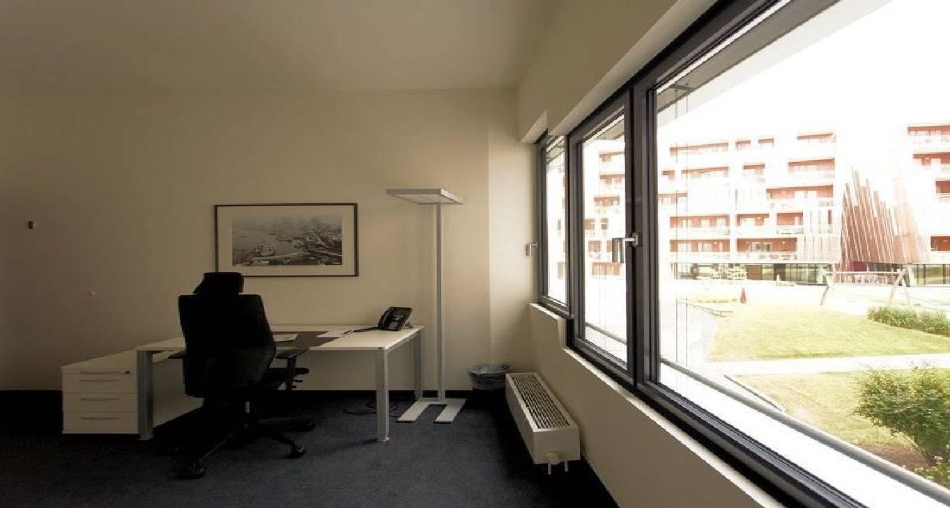 Business center Überseeallee 1 Rent office Überseeallee 1 — photo 1