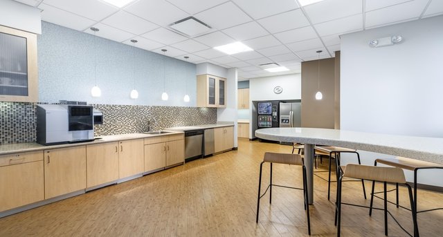 Cнять офис 100 Illinois Street_4-1
