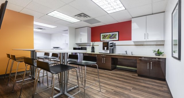 Rent office 101 Eisenhower Parkway_4-1