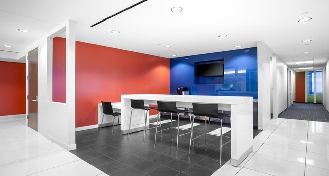 Rent office 111 West Ocean Boulevard_2-1